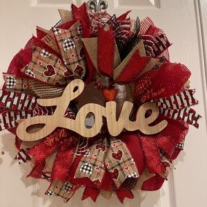 Valentine’s Deco Mesh & Burlaps Wreath “LOVE” Blk, RED & White handmade 20” Full